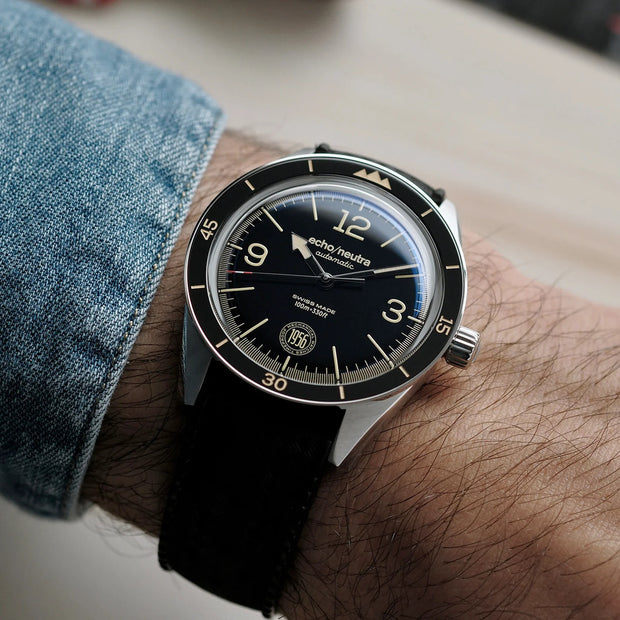 echo/neutra – 1956 Solo Black