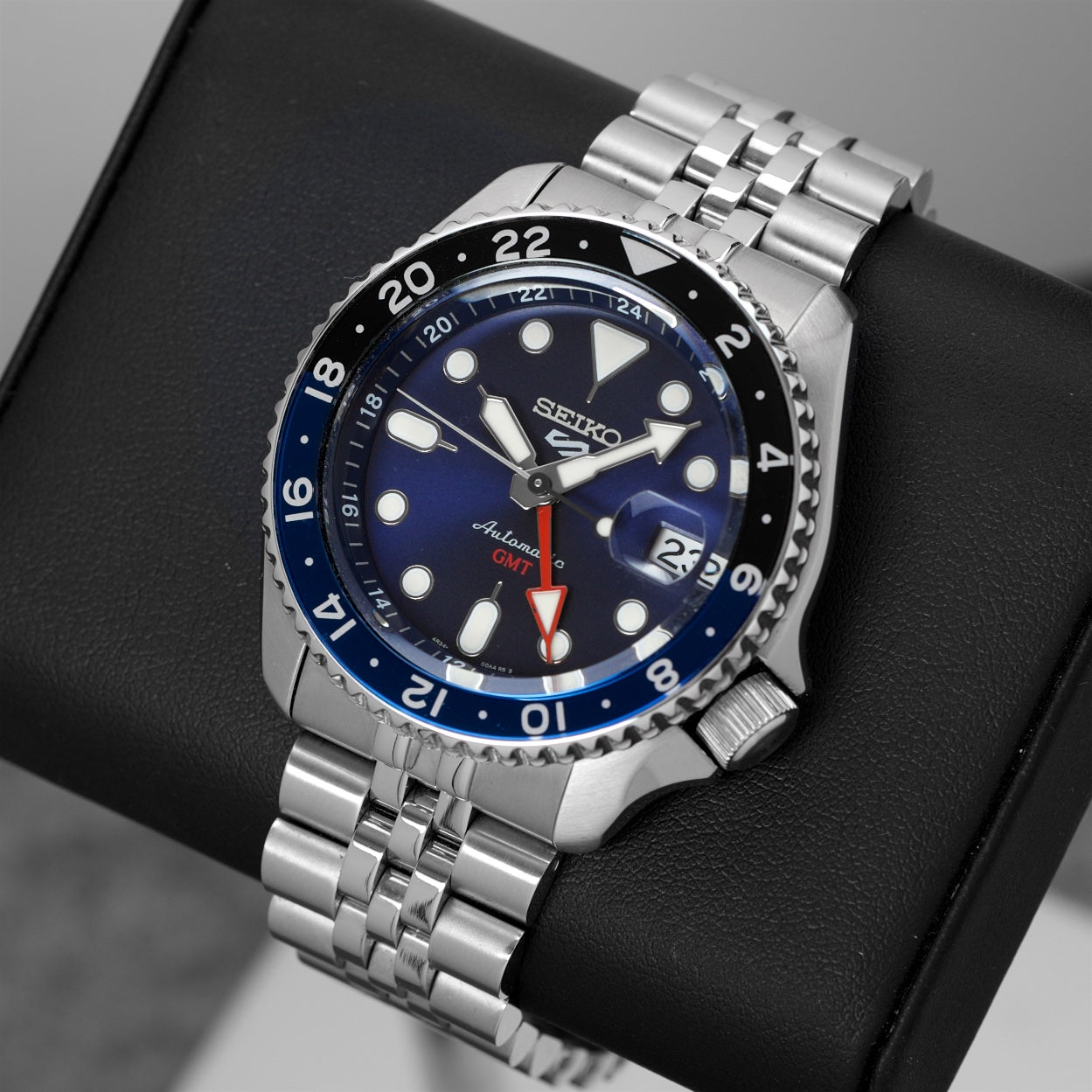 Seiko 5 Sports GMT SSK003K1 – Komise