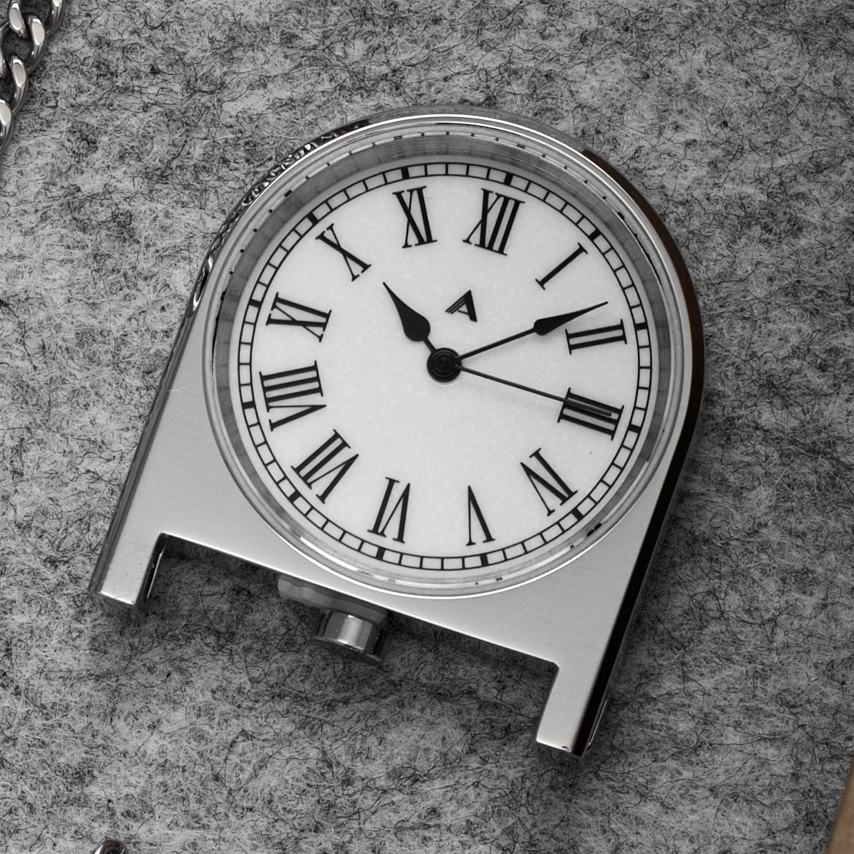 AndoAndoAndo – Pendant Clock